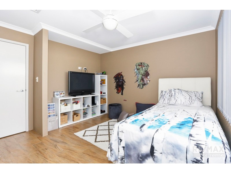 18 Helmsley Parkway, Alkimos WA 6038