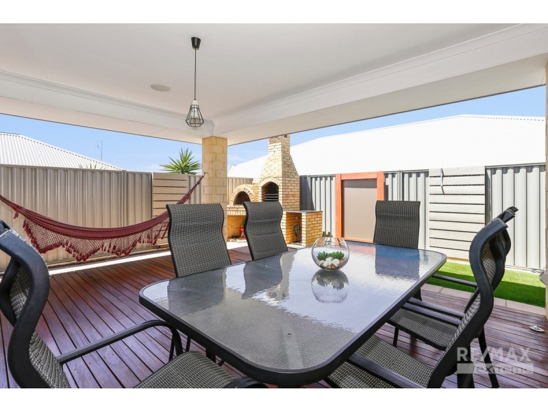 18 Helmsley Parkway, Alkimos WA 6038