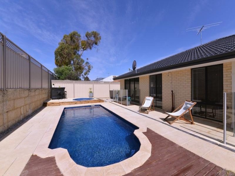 16 Basico Avenue, Sinagra WA 6065