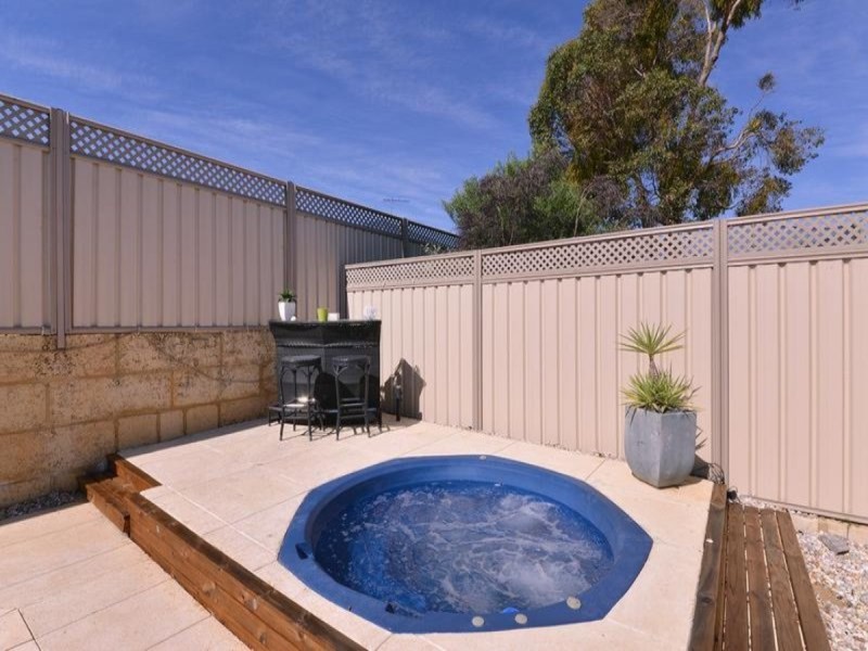 16 Basico Avenue, Sinagra WA 6065