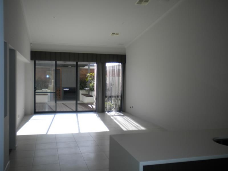 11 Wadhurst Road, Butler WA 6036
