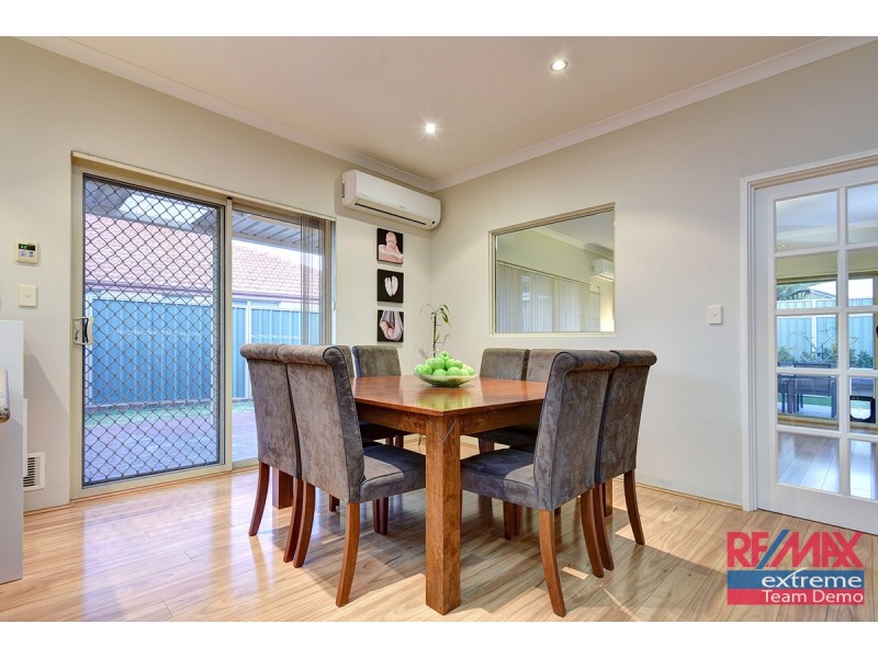 18 Minjah Circuit, Carramar WA 6031