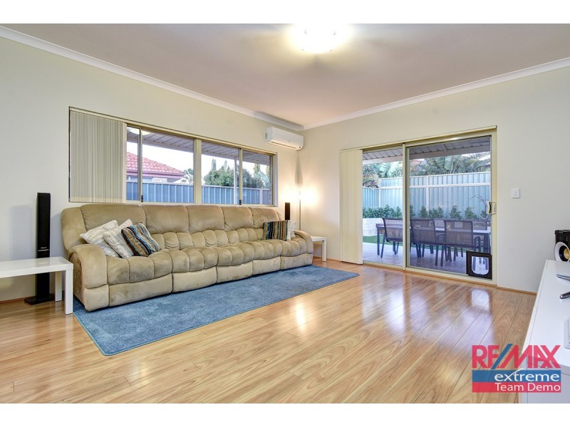 18 Minjah Circuit, Carramar WA 6031