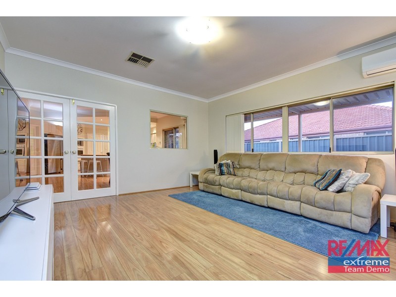 18 Minjah Circuit, Carramar WA 6031