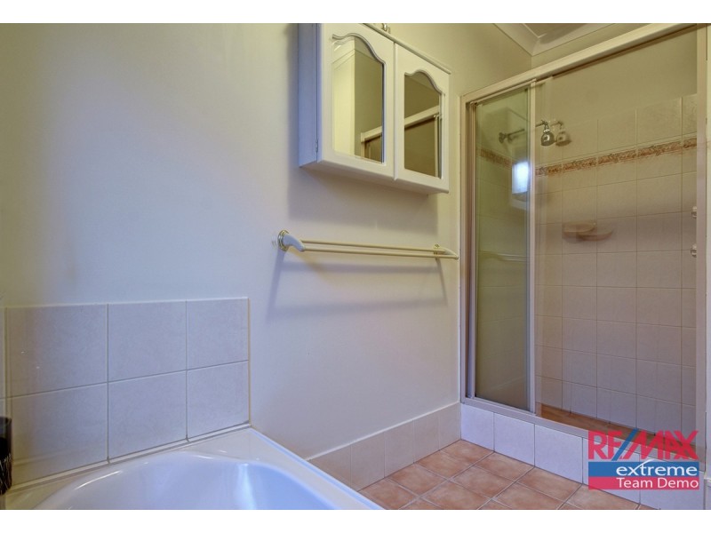 18 Minjah Circuit, Carramar WA 6031