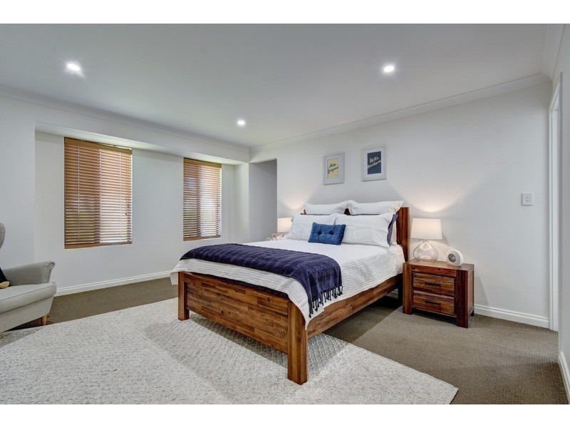 49 Archimedes Crescent, Tapping WA 6065