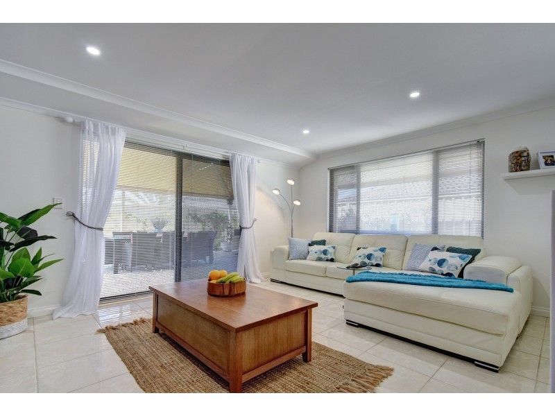 49 Archimedes Crescent, Tapping WA 6065