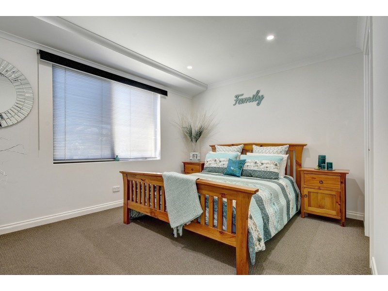 49 Archimedes Crescent, Tapping WA 6065