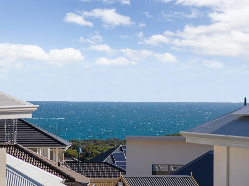 3 Blackpool Promenade, Iluka WA 6028