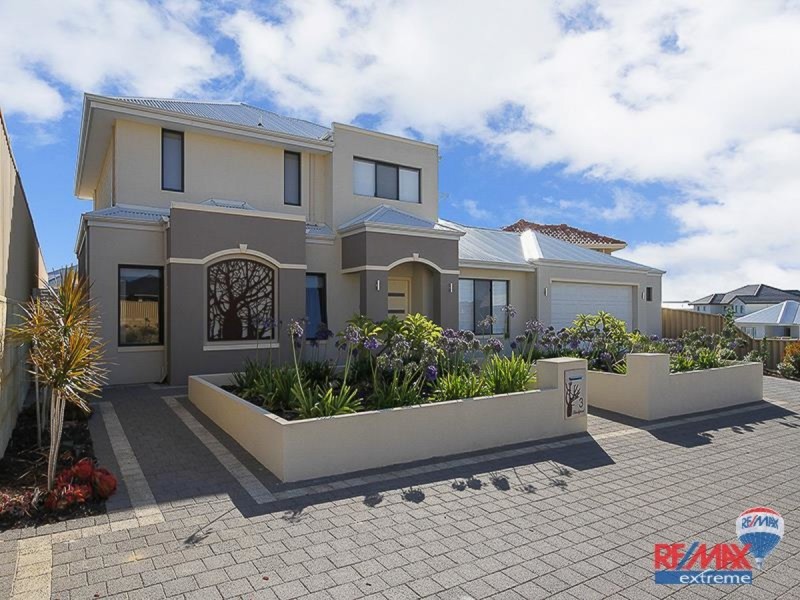 3 Blackpool Promenade, Iluka WA 6028