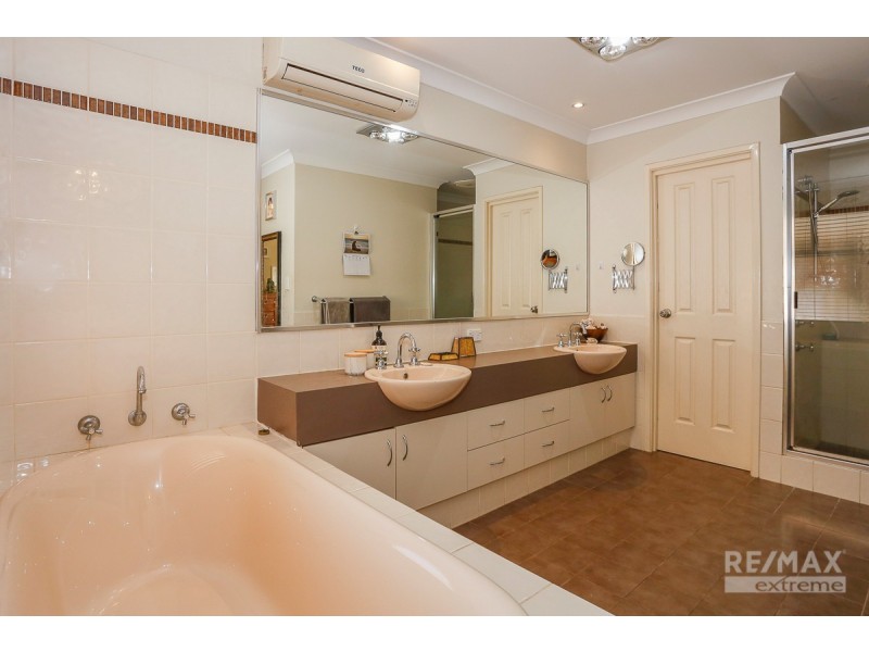 17 Admiralty Road, Jindalee WA 6036