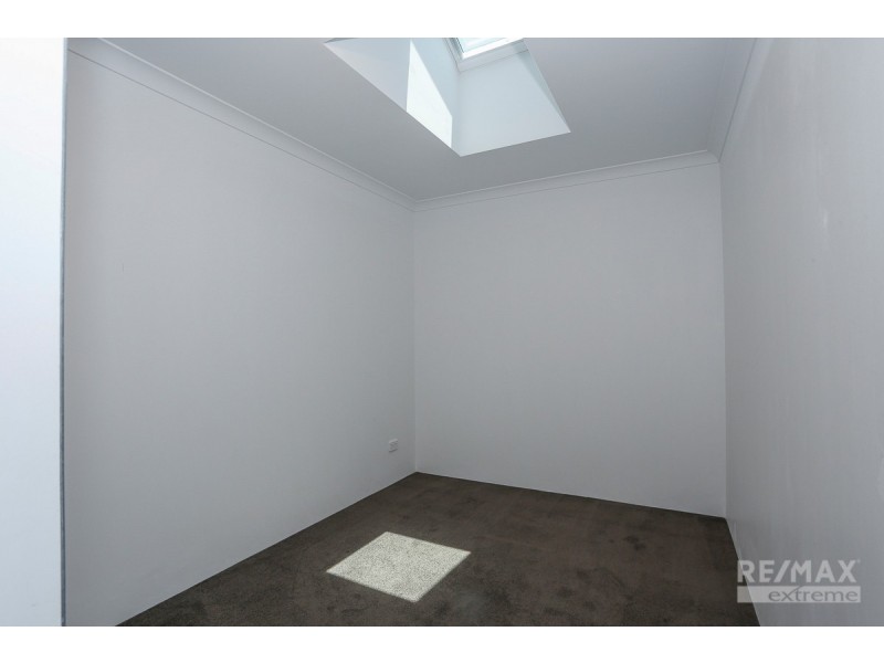 30 Wallaby Road, Banksia Grove WA 6031