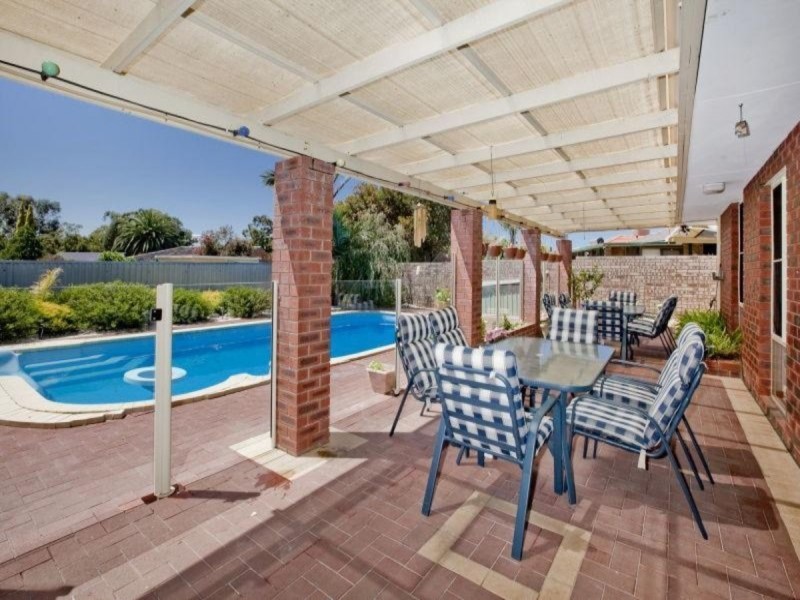 10 Twickenham Drive, Kingsley WA 6026