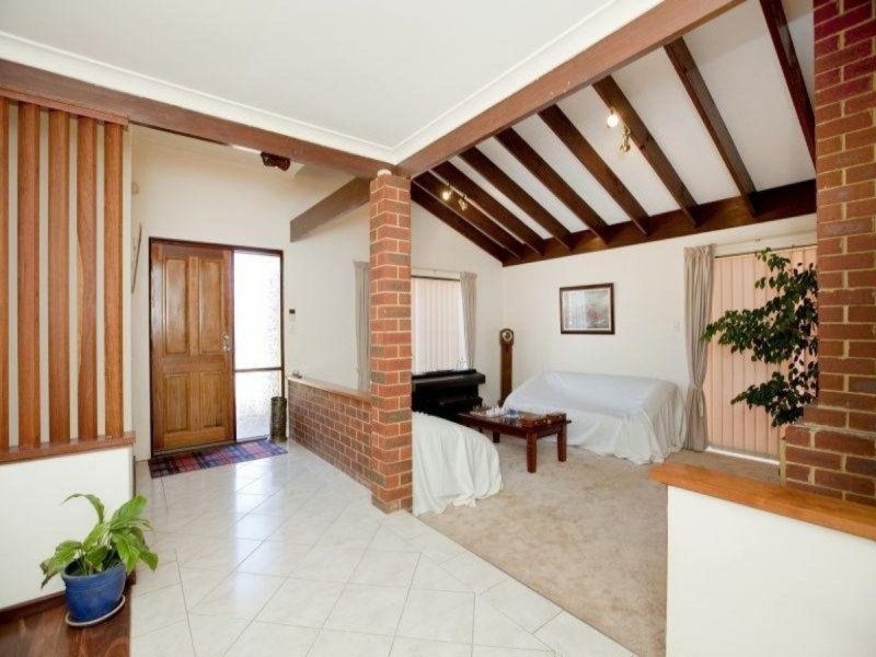 10 Twickenham Drive, Kingsley WA 6026