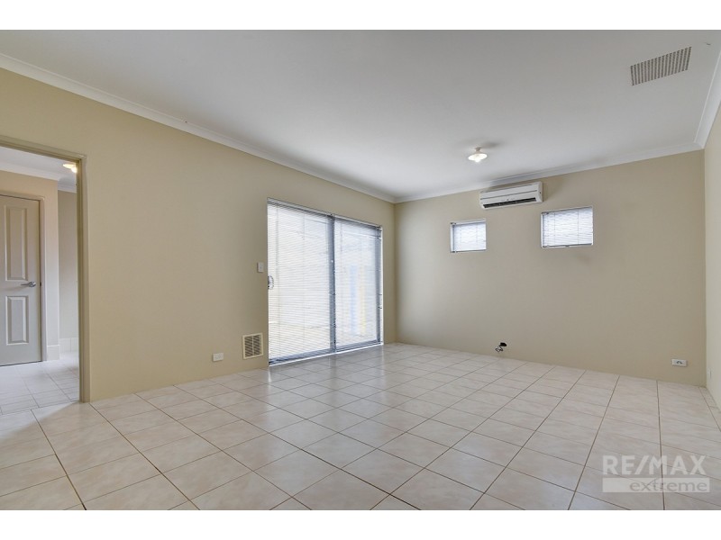 1/8 Salamanca Turn, Clarkson WA 6030