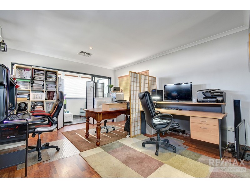 1 Brigantine Drive, Jindalee WA 6036