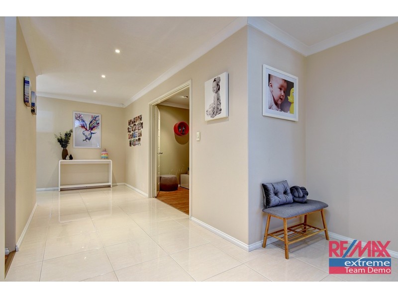 33 Fineview Crescent, Carramar WA 6031