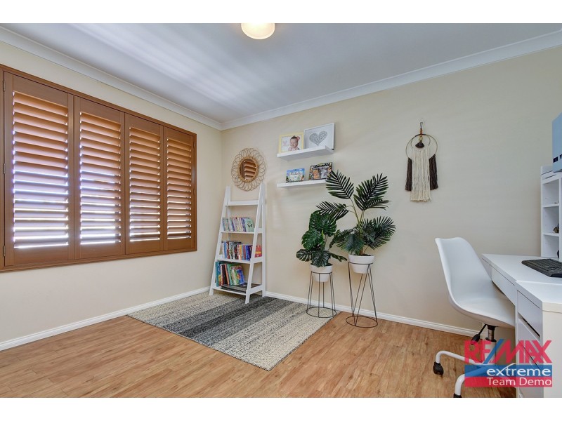 33 Fineview Crescent, Carramar WA 6031