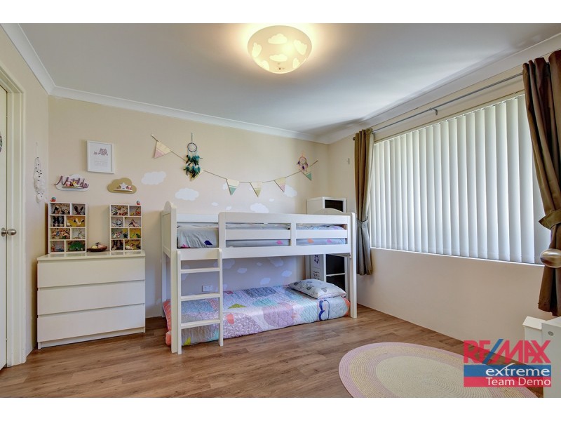 33 Fineview Crescent, Carramar WA 6031