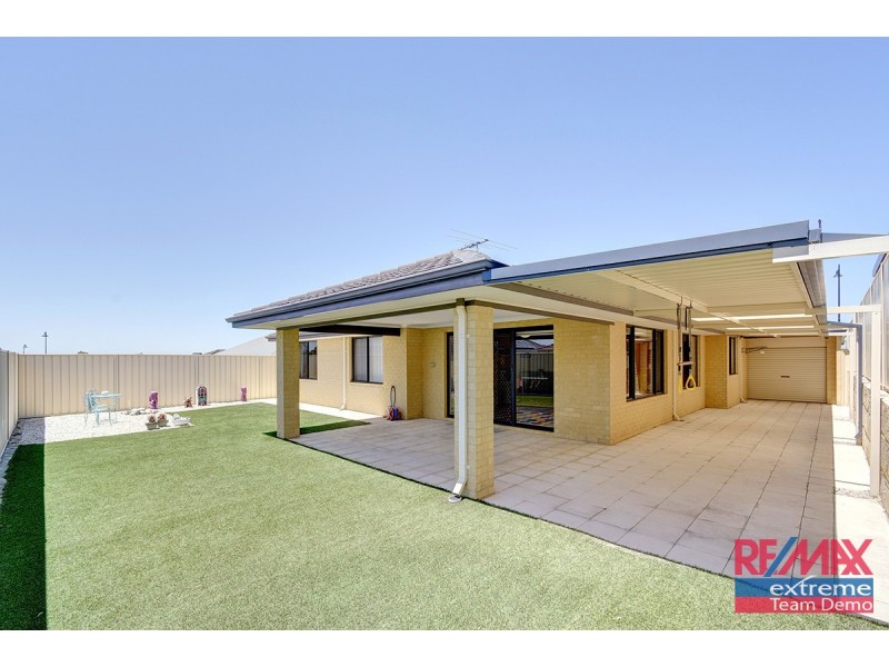 33 Fineview Crescent, Carramar WA 6031