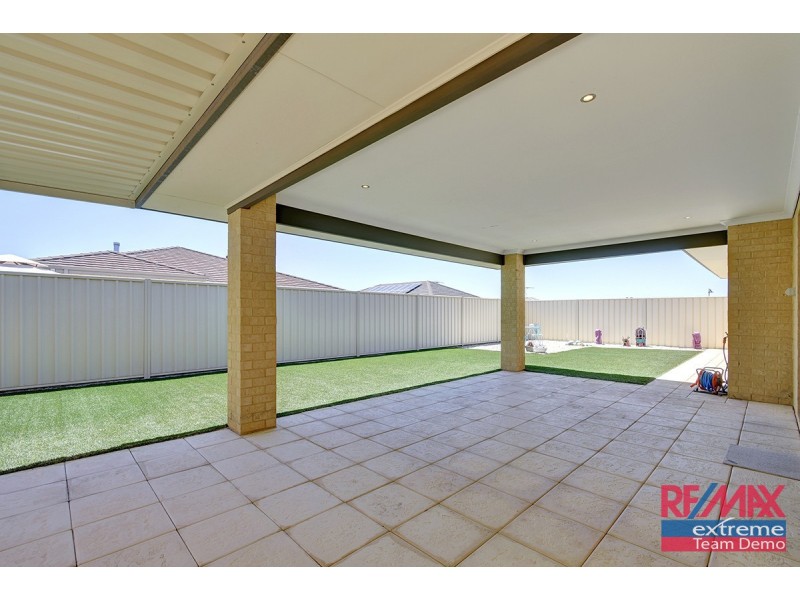 33 Fineview Crescent, Carramar WA 6031