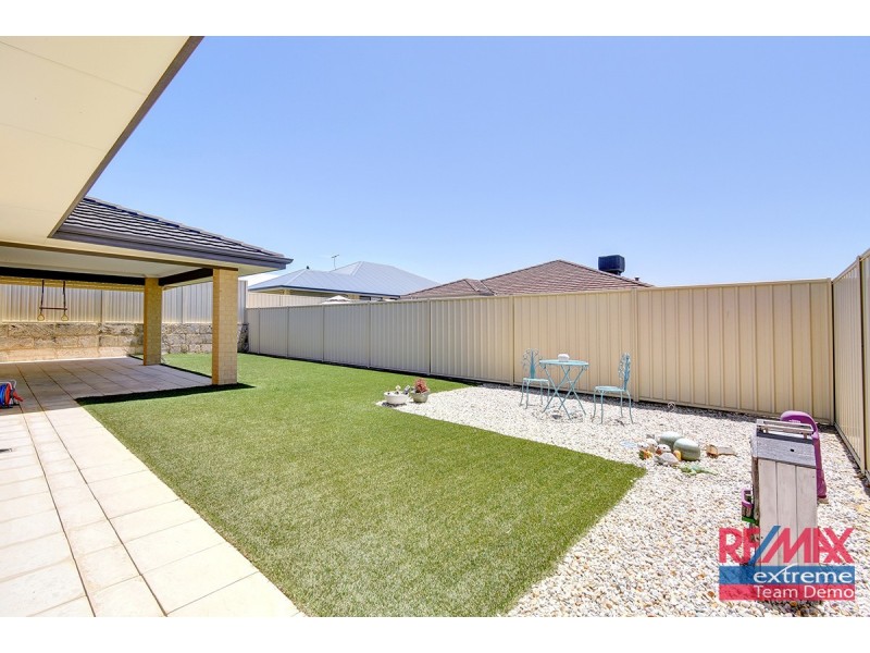 33 Fineview Crescent, Carramar WA 6031
