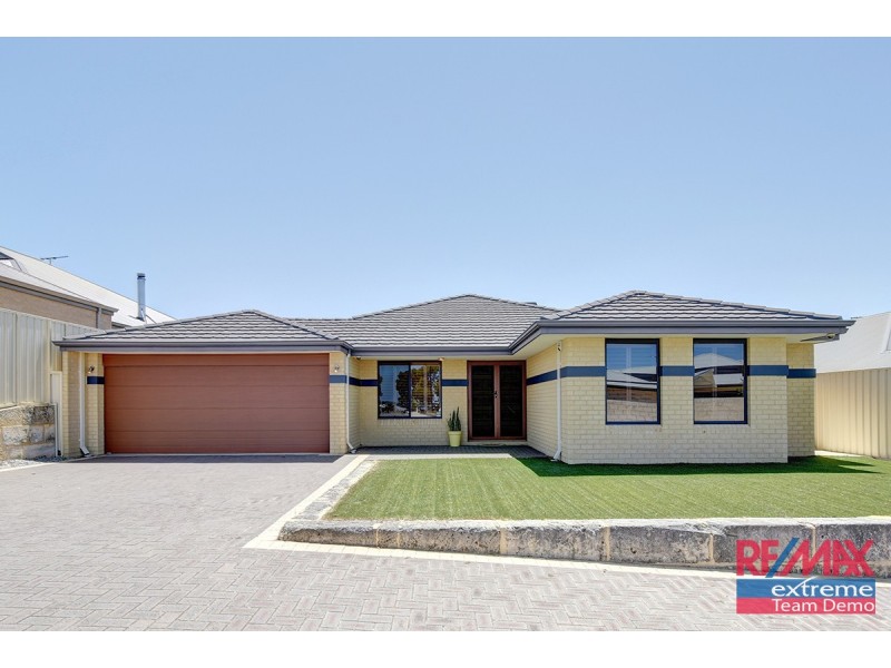 33 Fineview Crescent, Carramar WA 6031