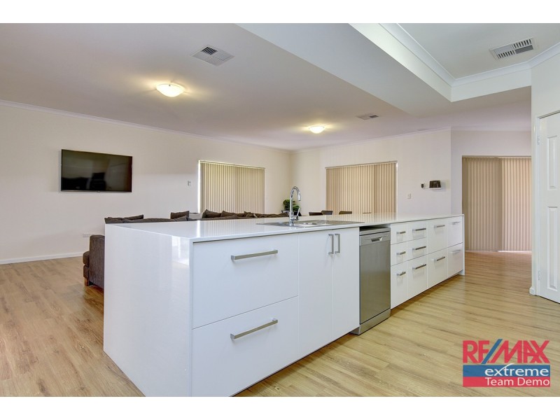 69 Brightlands Circuit, Carramar WA 6031