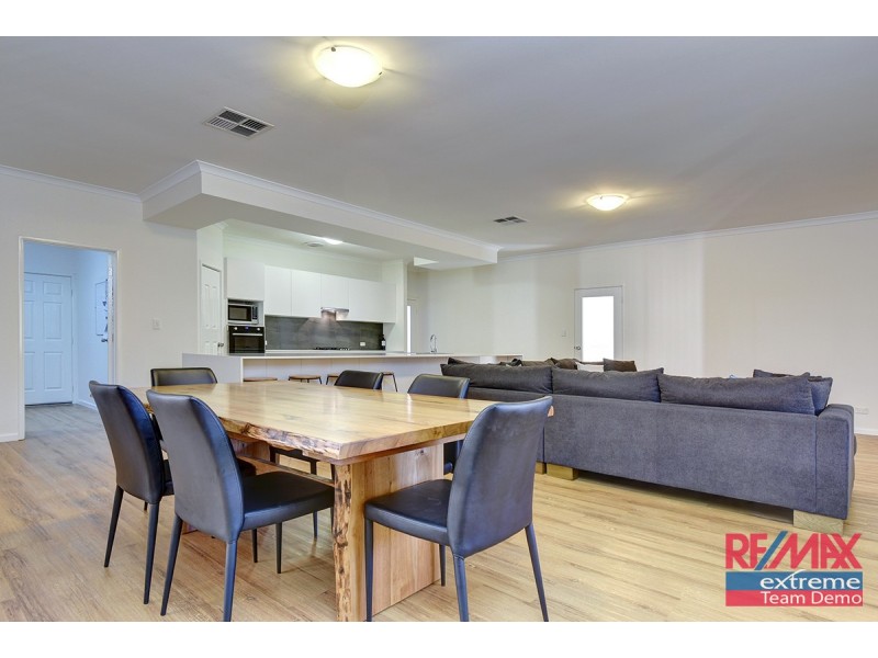 69 Brightlands Circuit, Carramar WA 6031