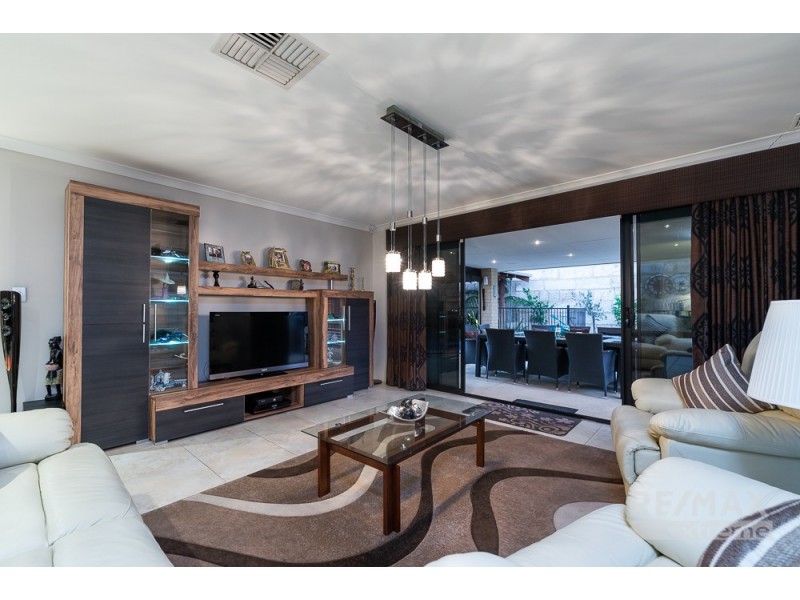 34 Abbey Green Road, Banksia Grove WA 6031