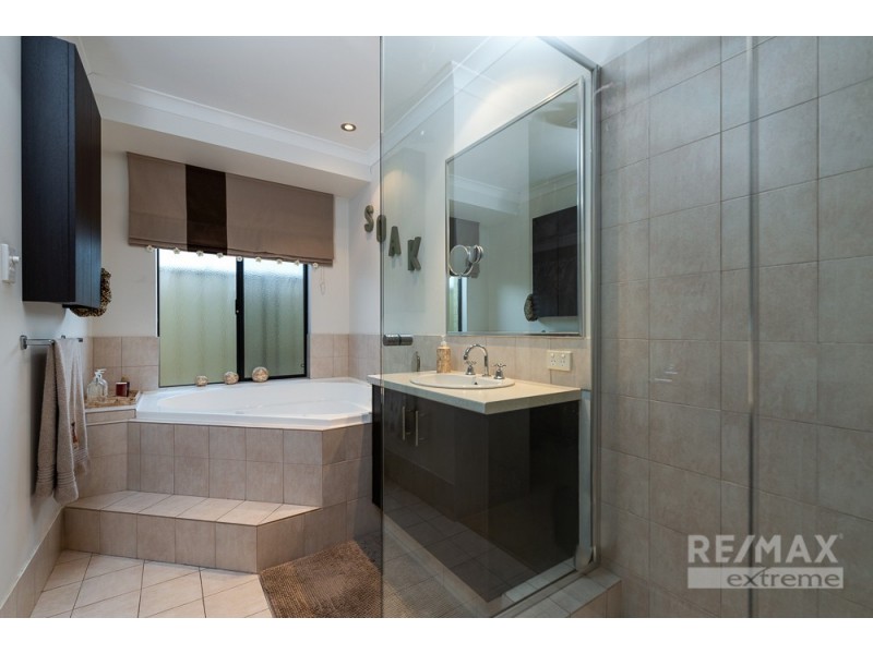 34 Abbey Green Road, Banksia Grove WA 6031