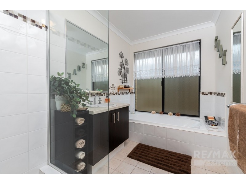 34 Abbey Green Road, Banksia Grove WA 6031