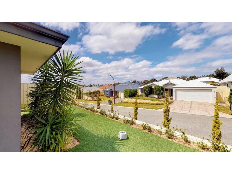 8 Graymont Close, Darch WA 6065