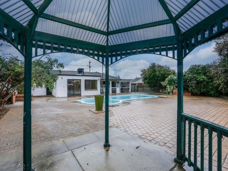 94 Dundebar Road, Wanneroo WA 6065