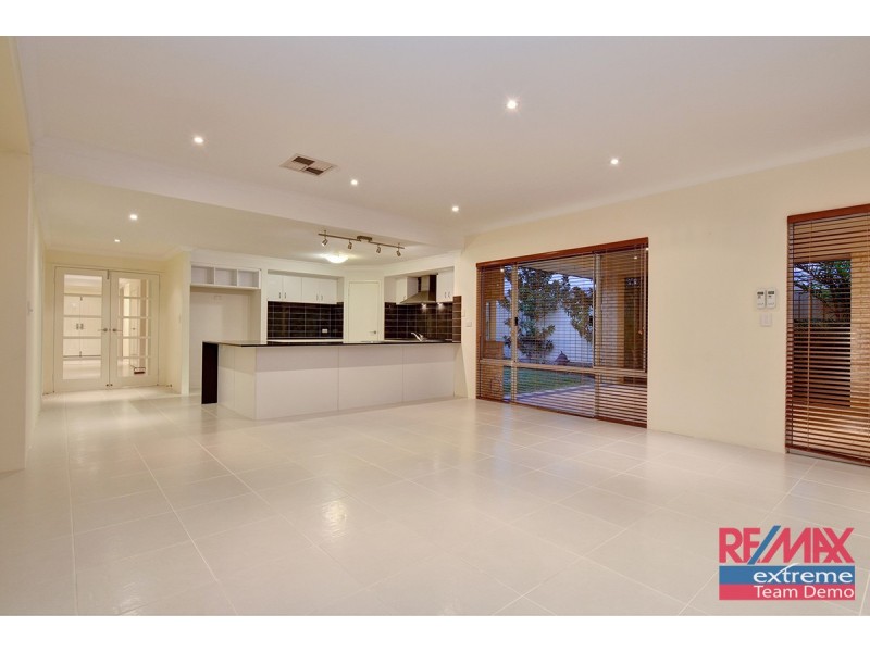 33 Labianca Vista, Carramar WA 6031