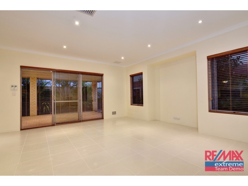 33 Labianca Vista, Carramar WA 6031