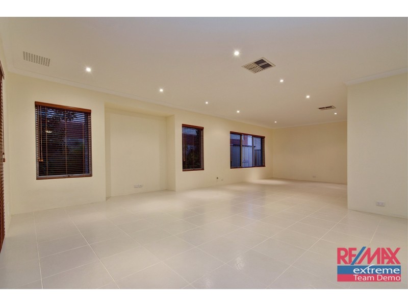 33 Labianca Vista, Carramar WA 6031