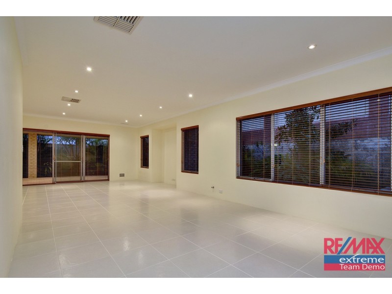 33 Labianca Vista, Carramar WA 6031