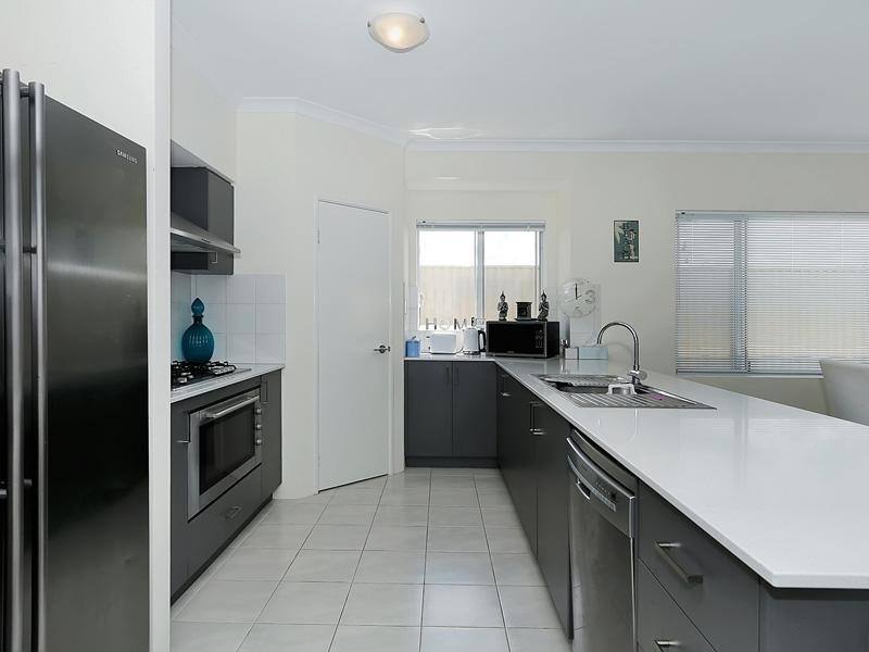 27 Paymaster Way, Alkimos WA 6038