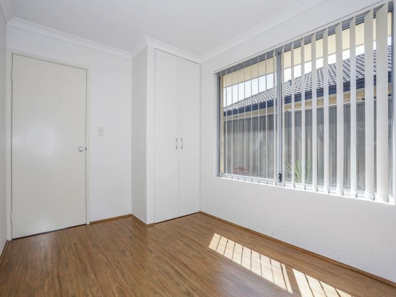 67 Splendens Avenue, Banksia Grove WA 6031