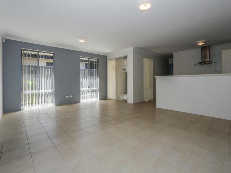 67 Splendens Avenue, Banksia Grove WA 6031