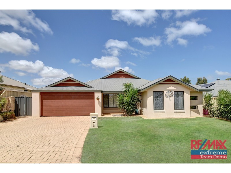 4 Champaigne Drive, Tapping WA 6065