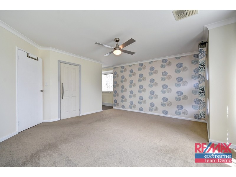 4 Champaigne Drive, Tapping WA 6065