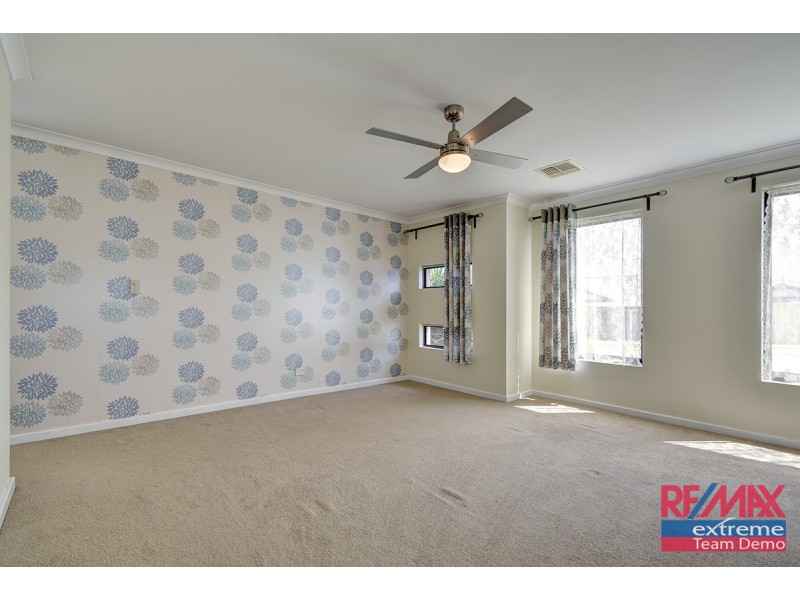 4 Champaigne Drive, Tapping WA 6065