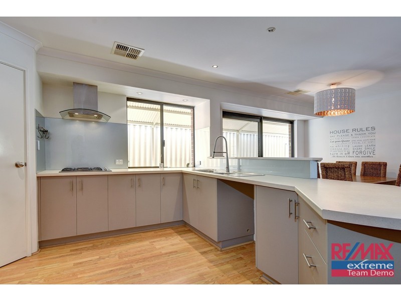 4 Champaigne Drive, Tapping WA 6065