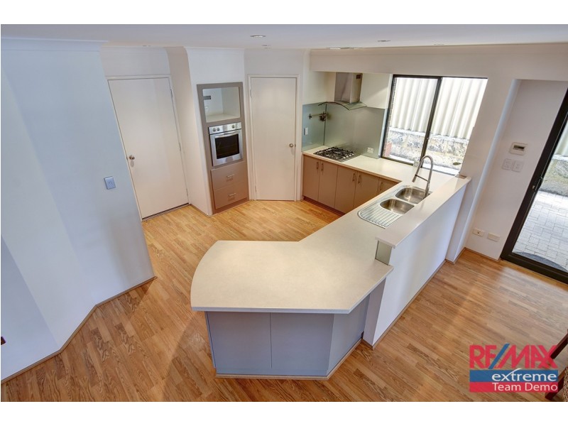 4 Champaigne Drive, Tapping WA 6065