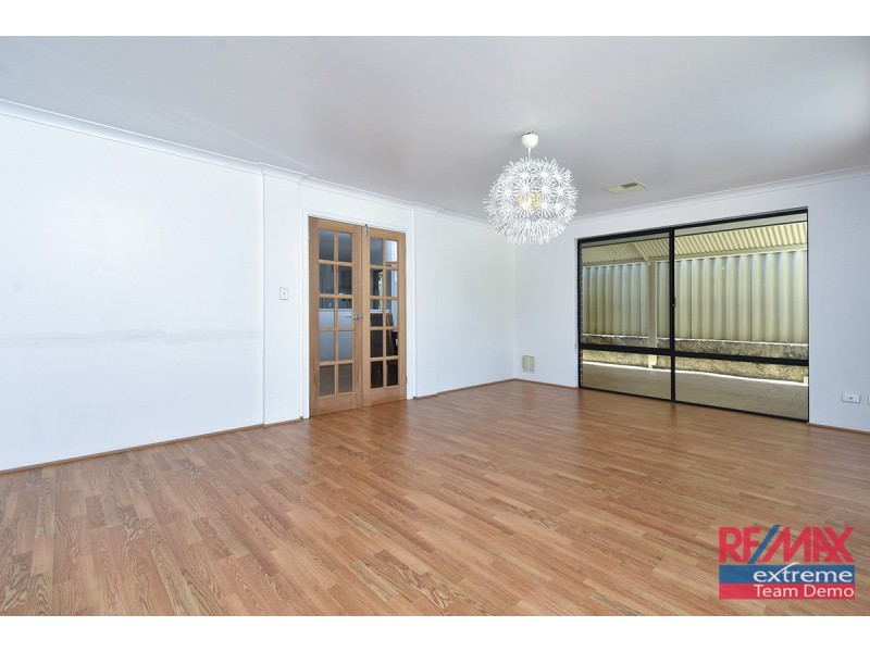 4 Champaigne Drive, Tapping WA 6065