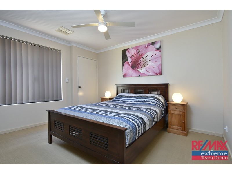 4 Champaigne Drive, Tapping WA 6065