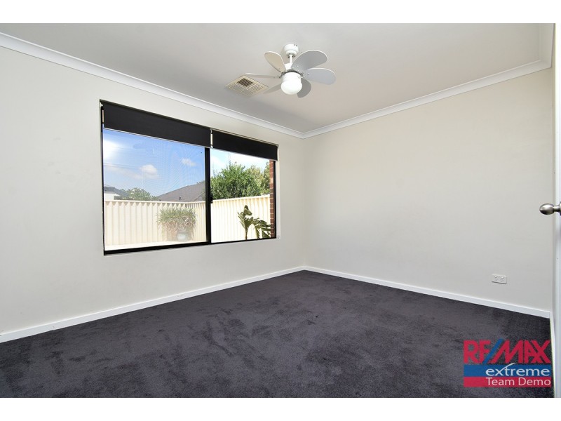 4 Champaigne Drive, Tapping WA 6065