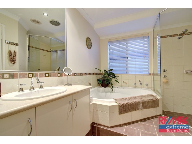 11 Keanefield Drive, Carramar WA 6031